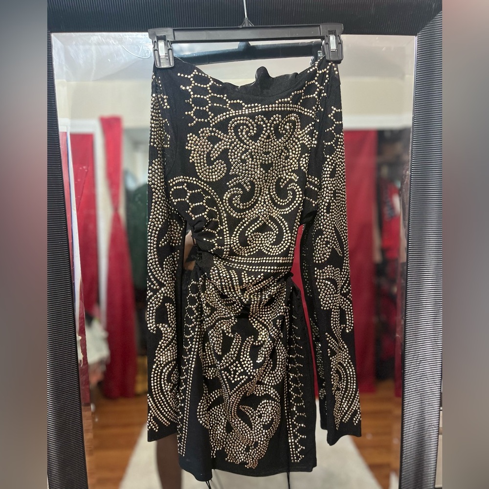 Fitted dress w/ Rhinestones